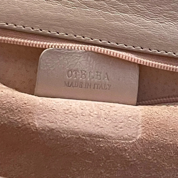 RARE LUX | Bvlgari Calfskin Tote - Picture 11 of 15